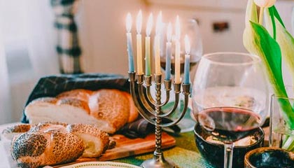 九游娱乐-美国队中场贝尔特拉在巴黎奥运会上展现出强大的进攻组织能力，贝尔内特